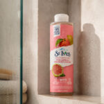 ژل شست‌وشوی بدن اسکراب‌دار سنت ایوز مدل Pink Lemon & Mandarin Orange با لایه‌بردار 100٪ طبیعی (حجم 650 میل) - تصویر 6